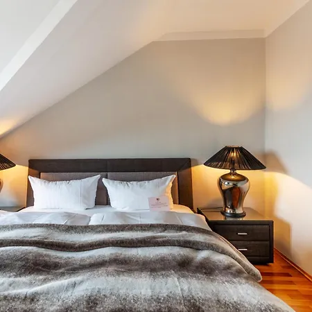 Der Lippische Hof 4*